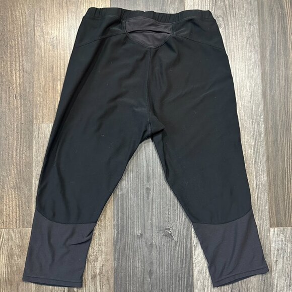 Nike Dri-Fit Capri Legging Womens Medium Running Cropped Yoga Gym ID Pocket - Picture 2 of 6